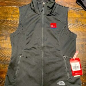 The North Face Vest Size Small NWT